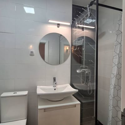 Miete einer gemütlichen 3-Zimmer-Wohnung, 76 m², im Viertel Block 63, Neu-Belgrad, Serbien